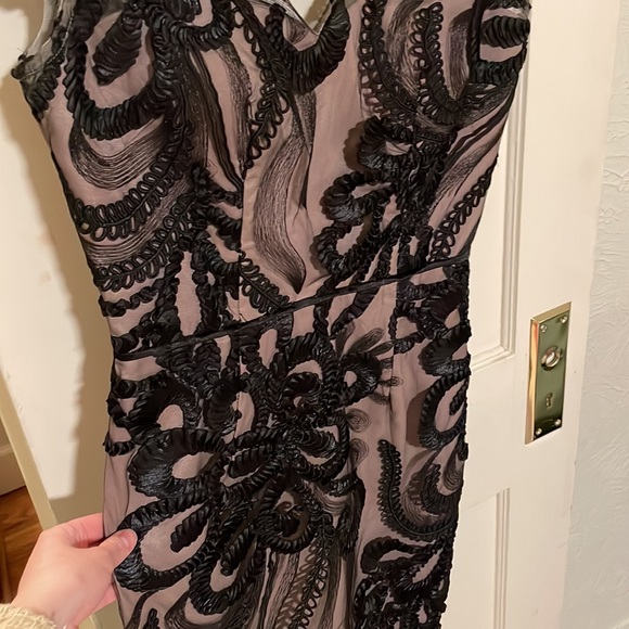 JS Collections Dress - Picture 2 of 6